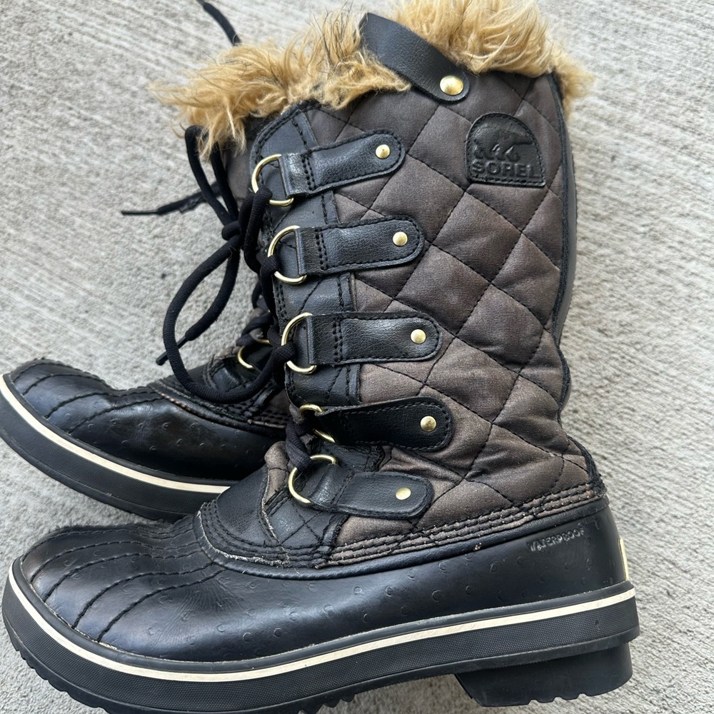 Sorel Joan of Arctic Boots Size 6